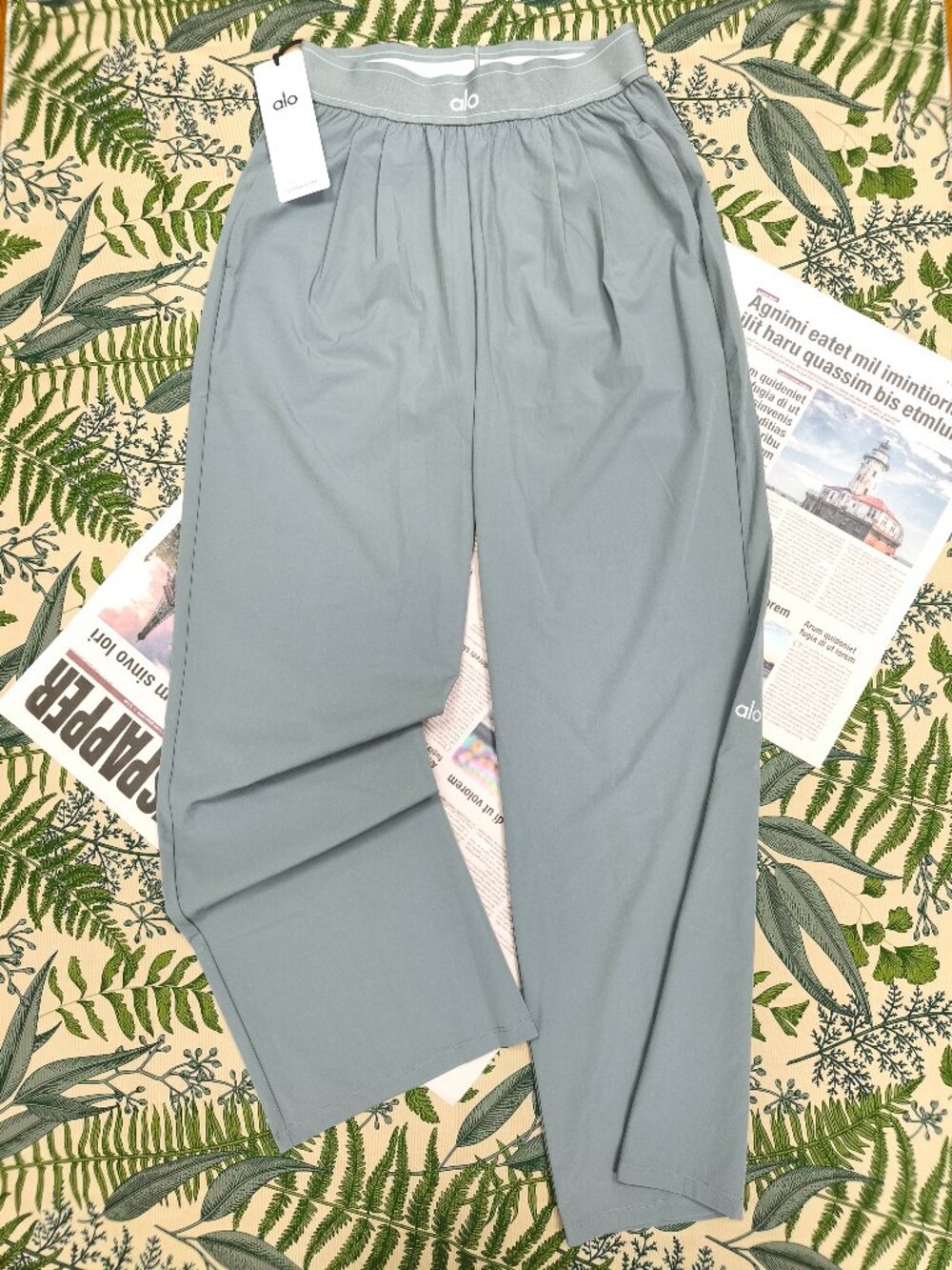 Regular Alo Yoga Steel Grey Pants NWT Cool Elevated Everyday Essential🤍💙💜 - Picture 2 of 8